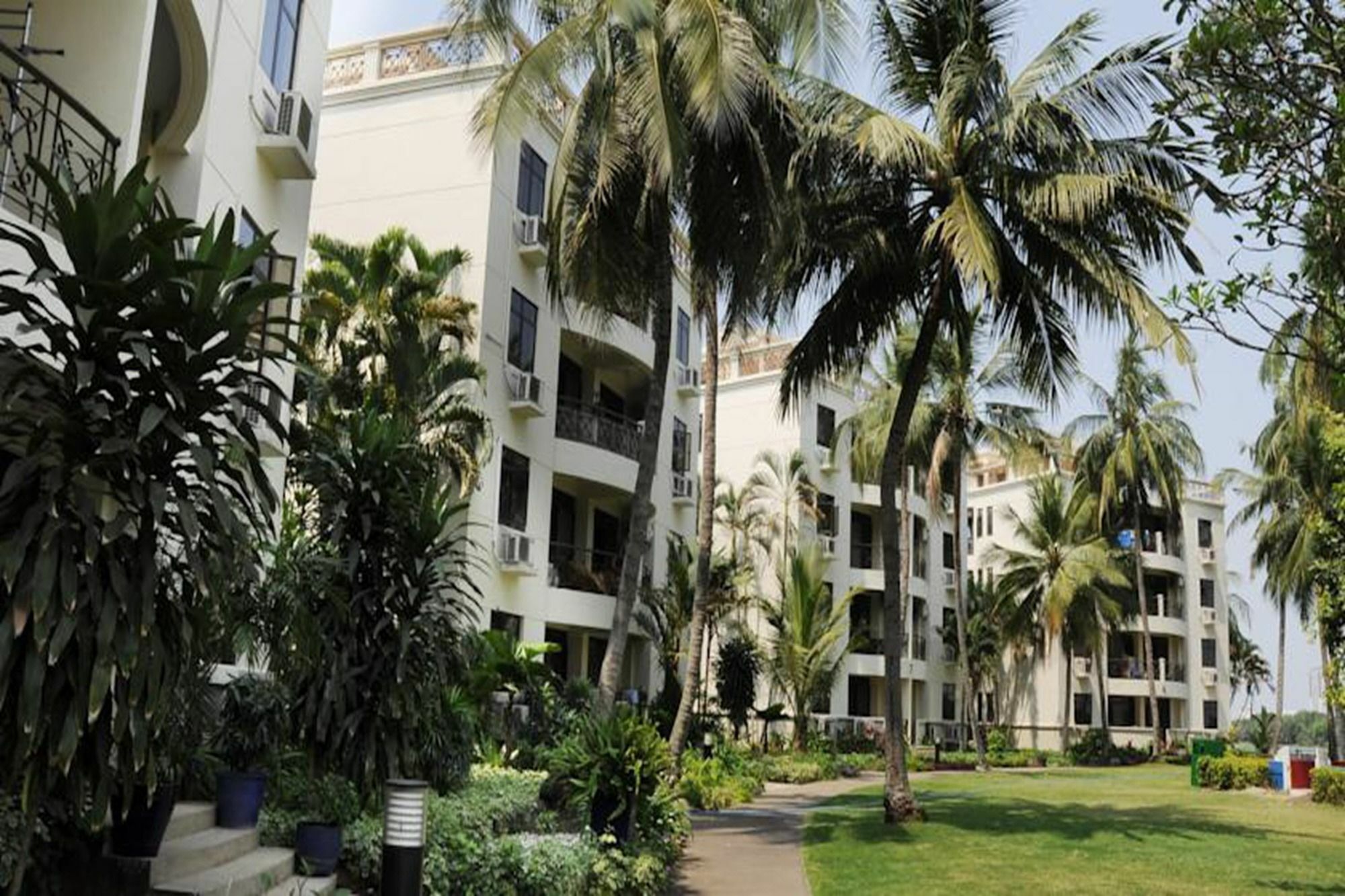 Aparthotel Riverside Serviced 4*