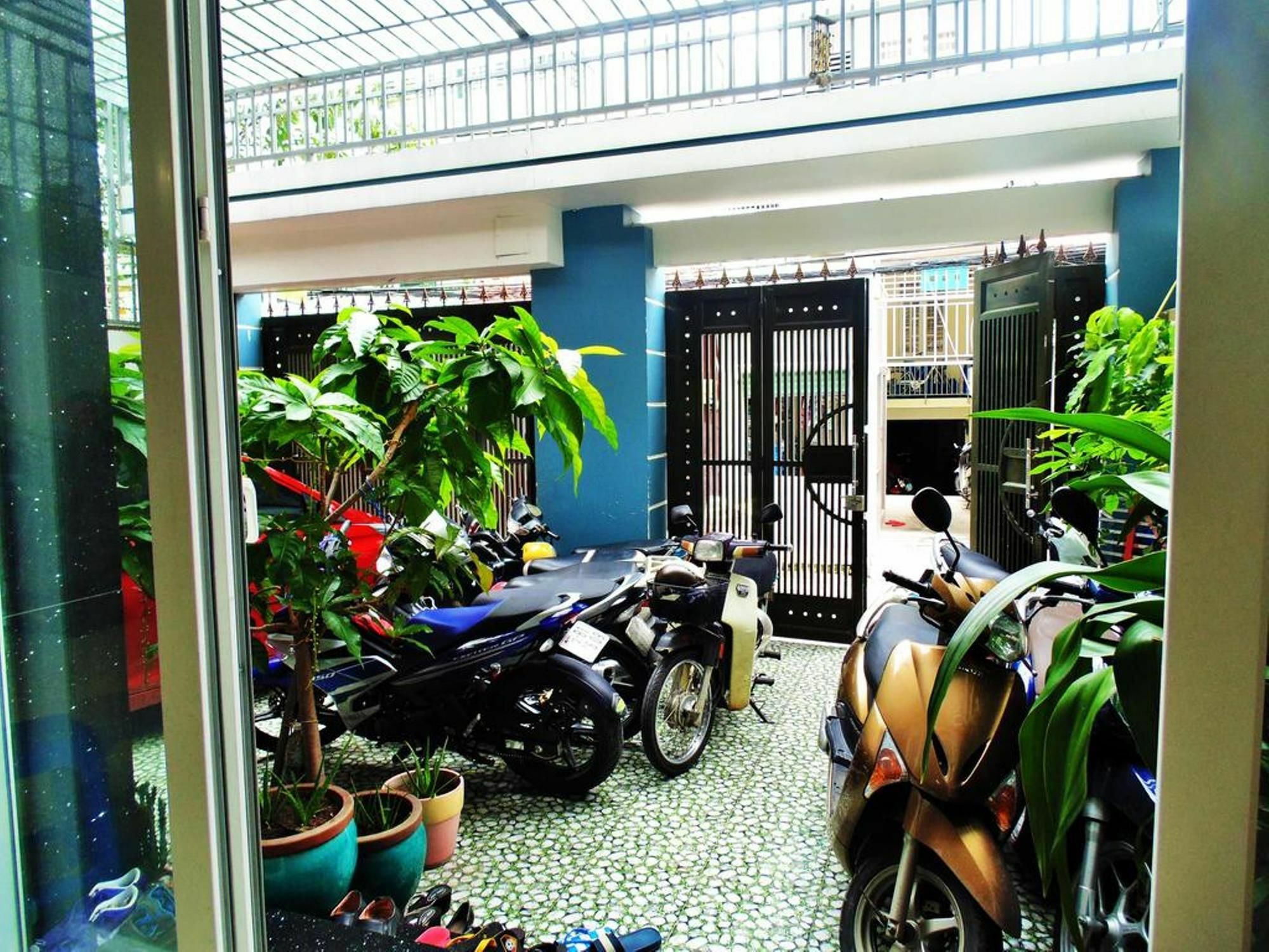Gowhere Airport
