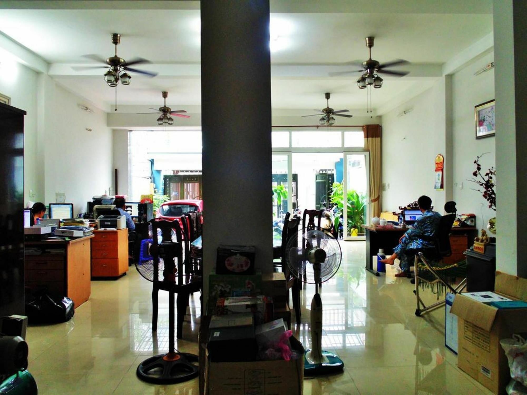 Gowhere Airport Homestay