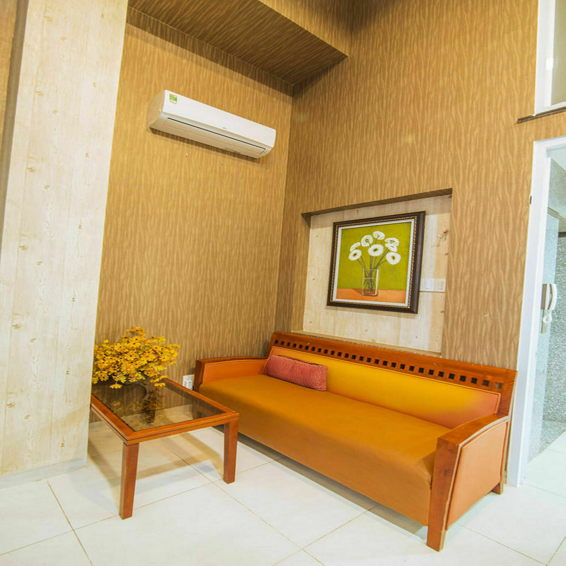 Max Sunflower 2* TP. Hồ Chí Minh