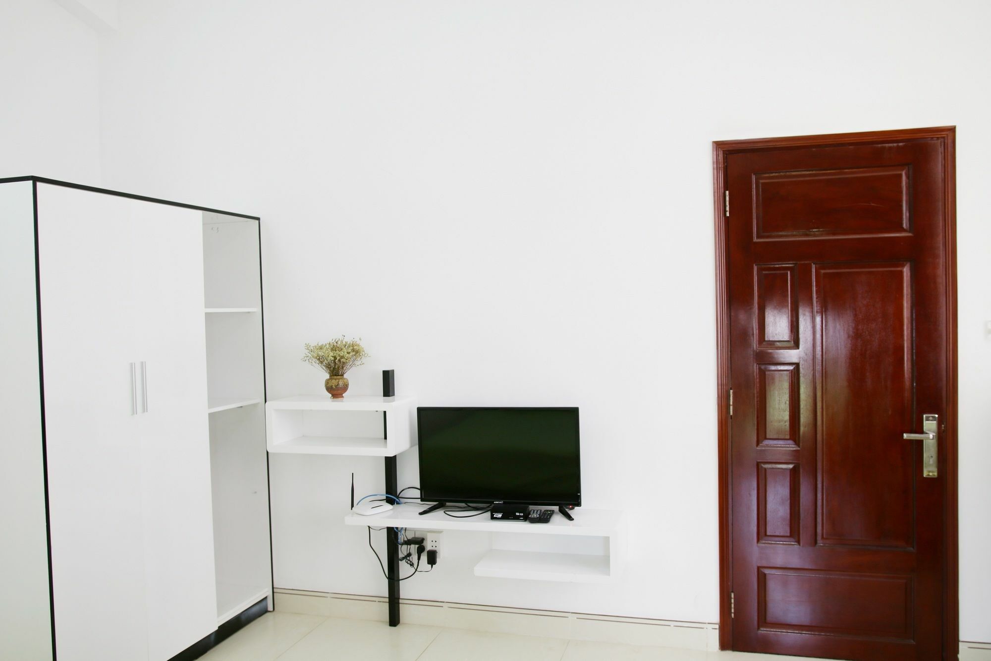 Khách sạn hẻo lánh M-h Serviced 3*