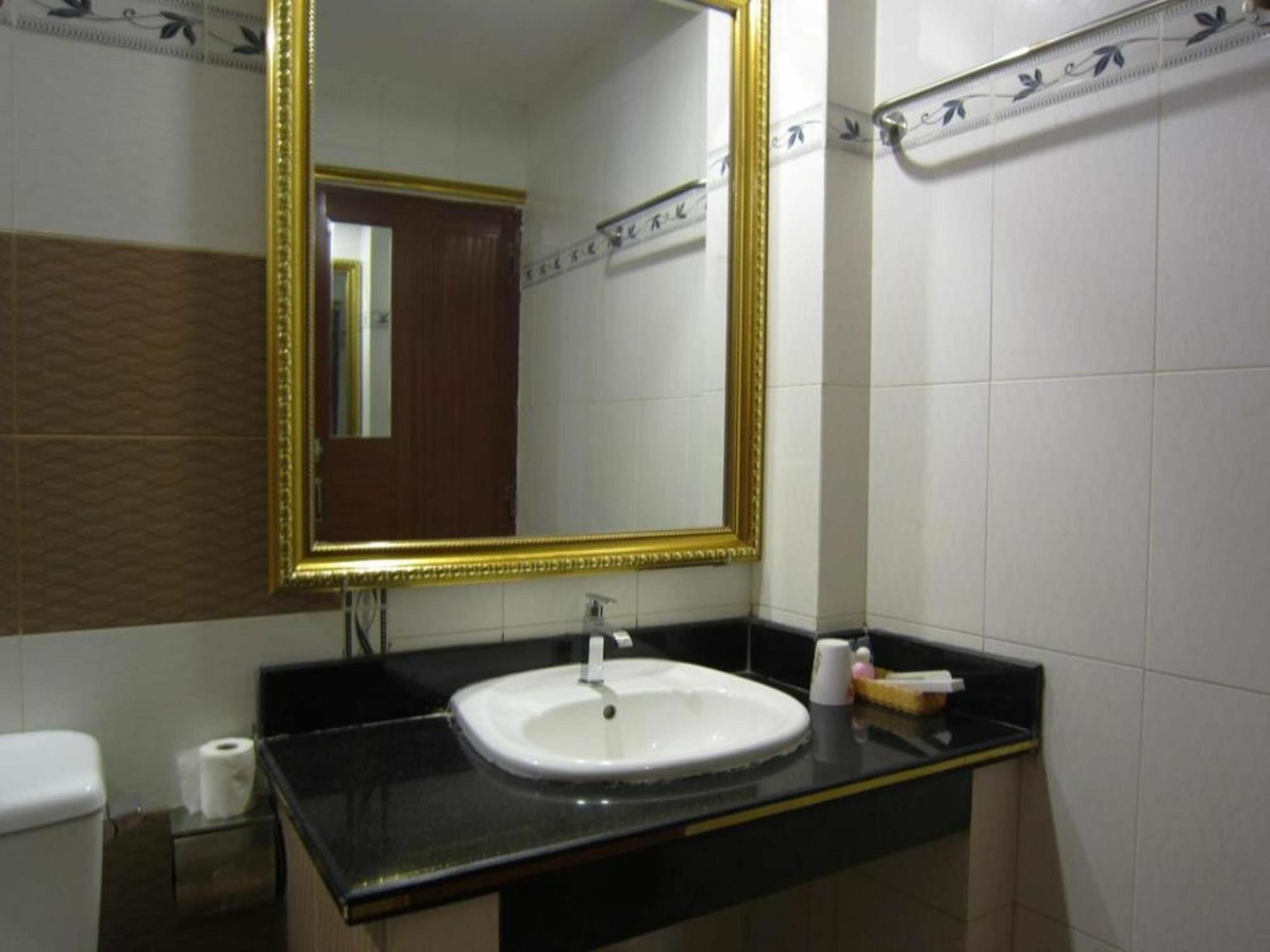 Tan Ha Hotel 2*
