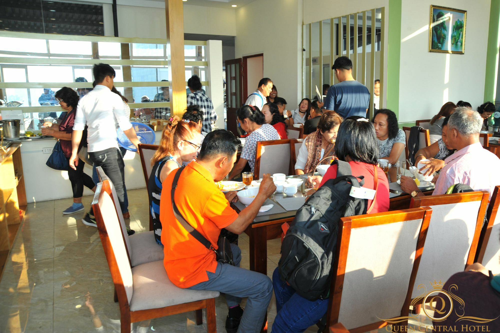 Hotel Queen - Ben Thanh Market 3*
