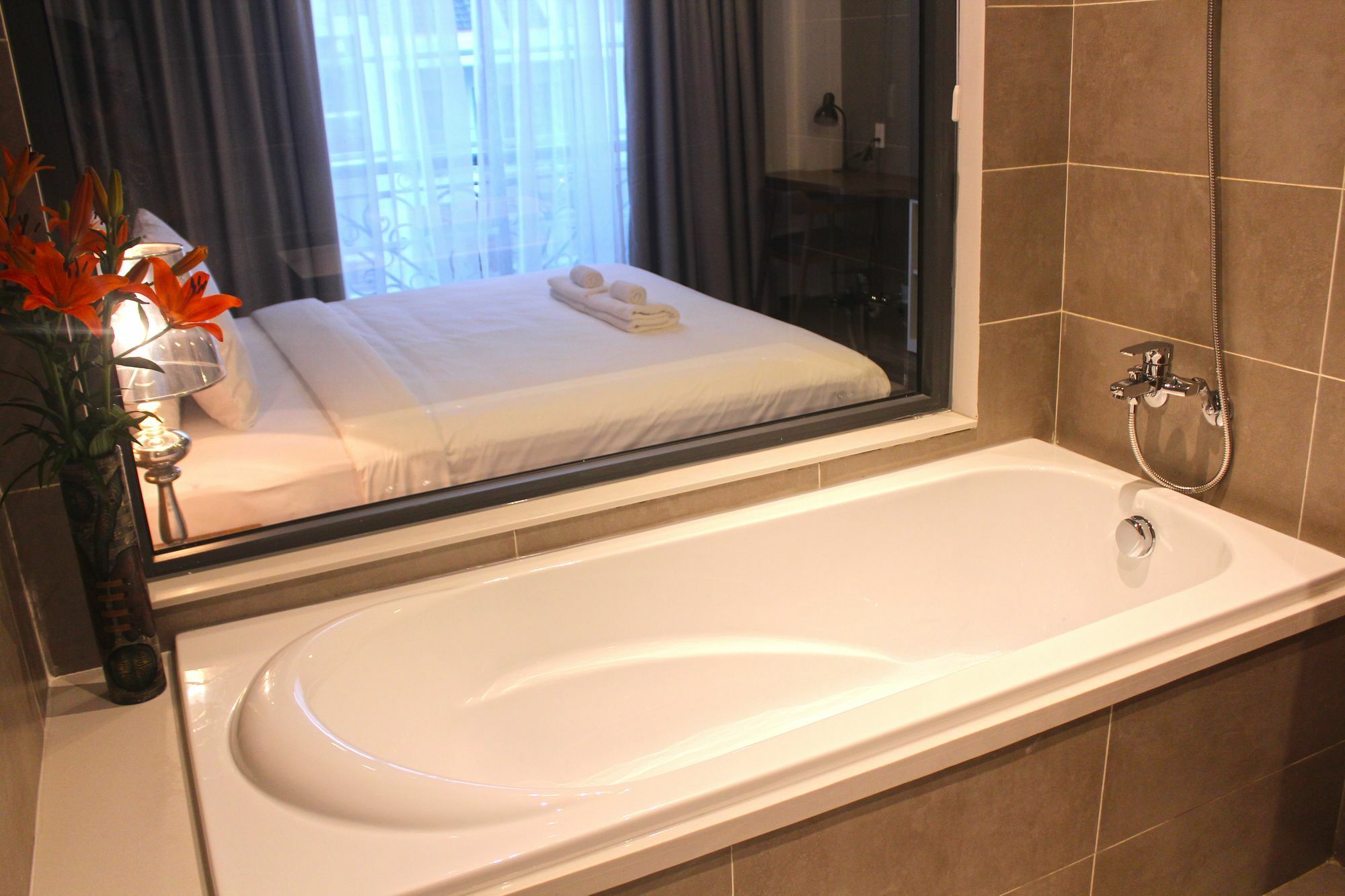 Bizu Royal 3* Ho Chi Minh City