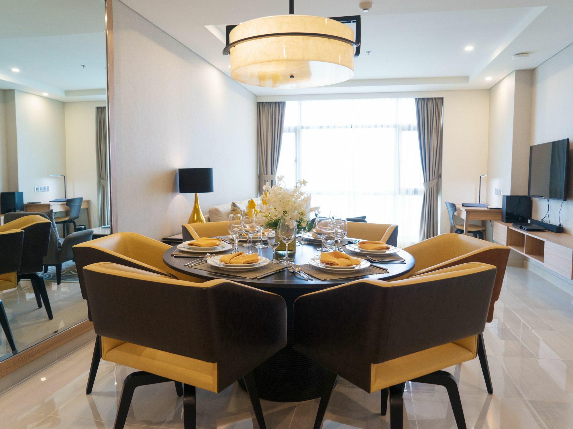Oakwood Saigon 5*