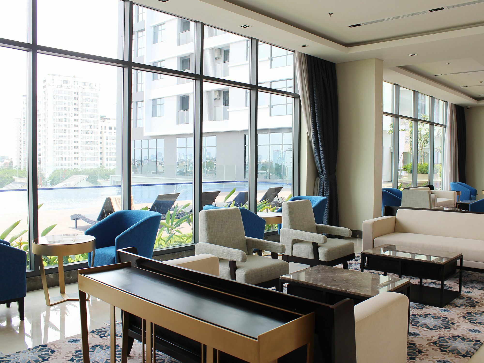 Oakwood Saigon Aparthotel 5*