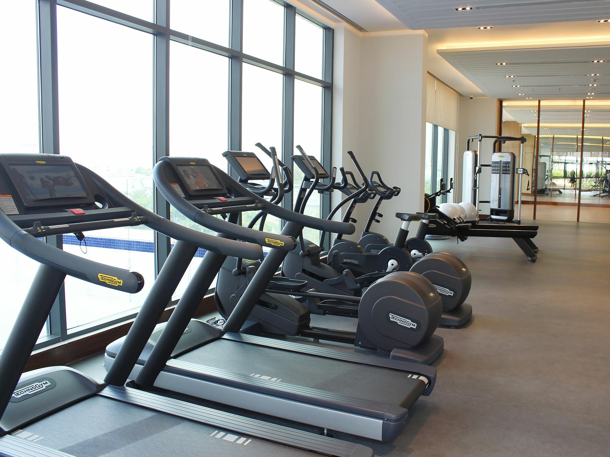 Oakwood Saigon Aparthotel 5*