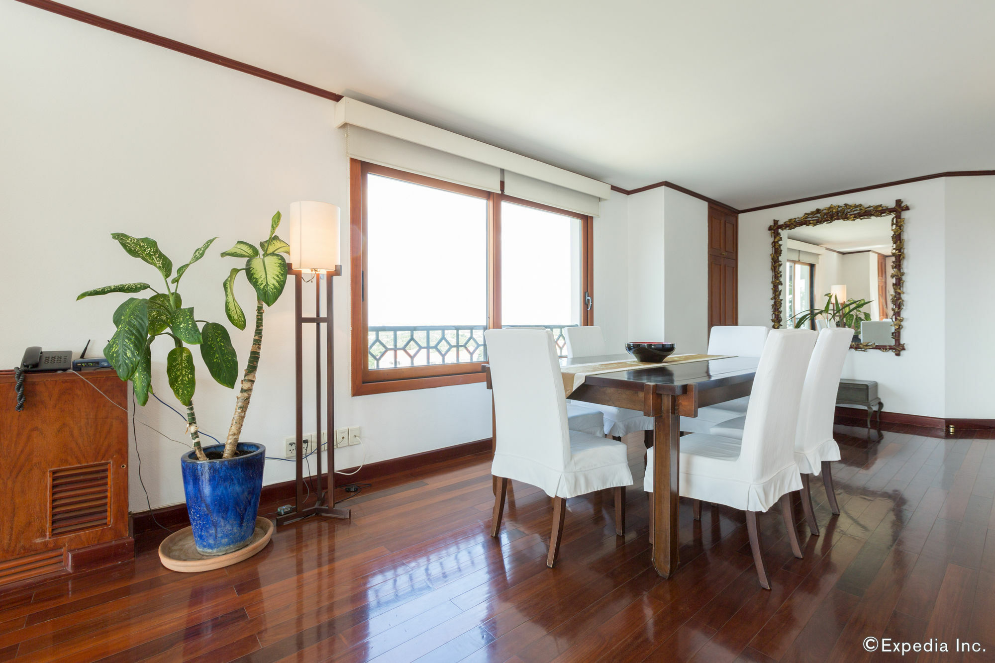 Saigon Domaine Luxury Residences Aparthotel 5*