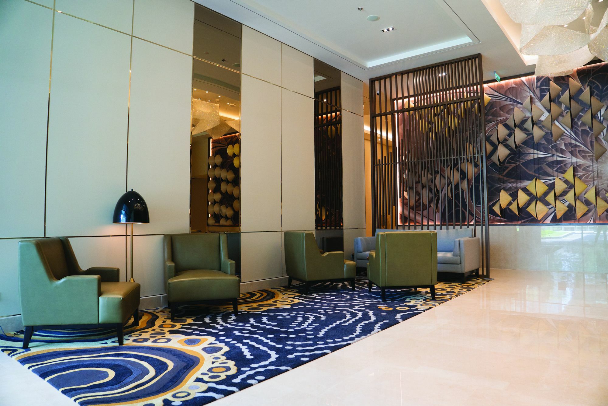 Oakwood Saigon Aparthotel 5*