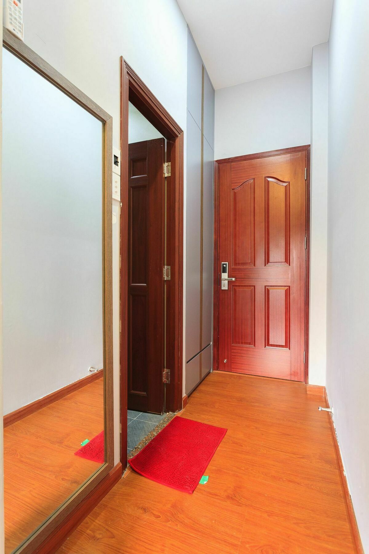Peace - District 1 Homestay *