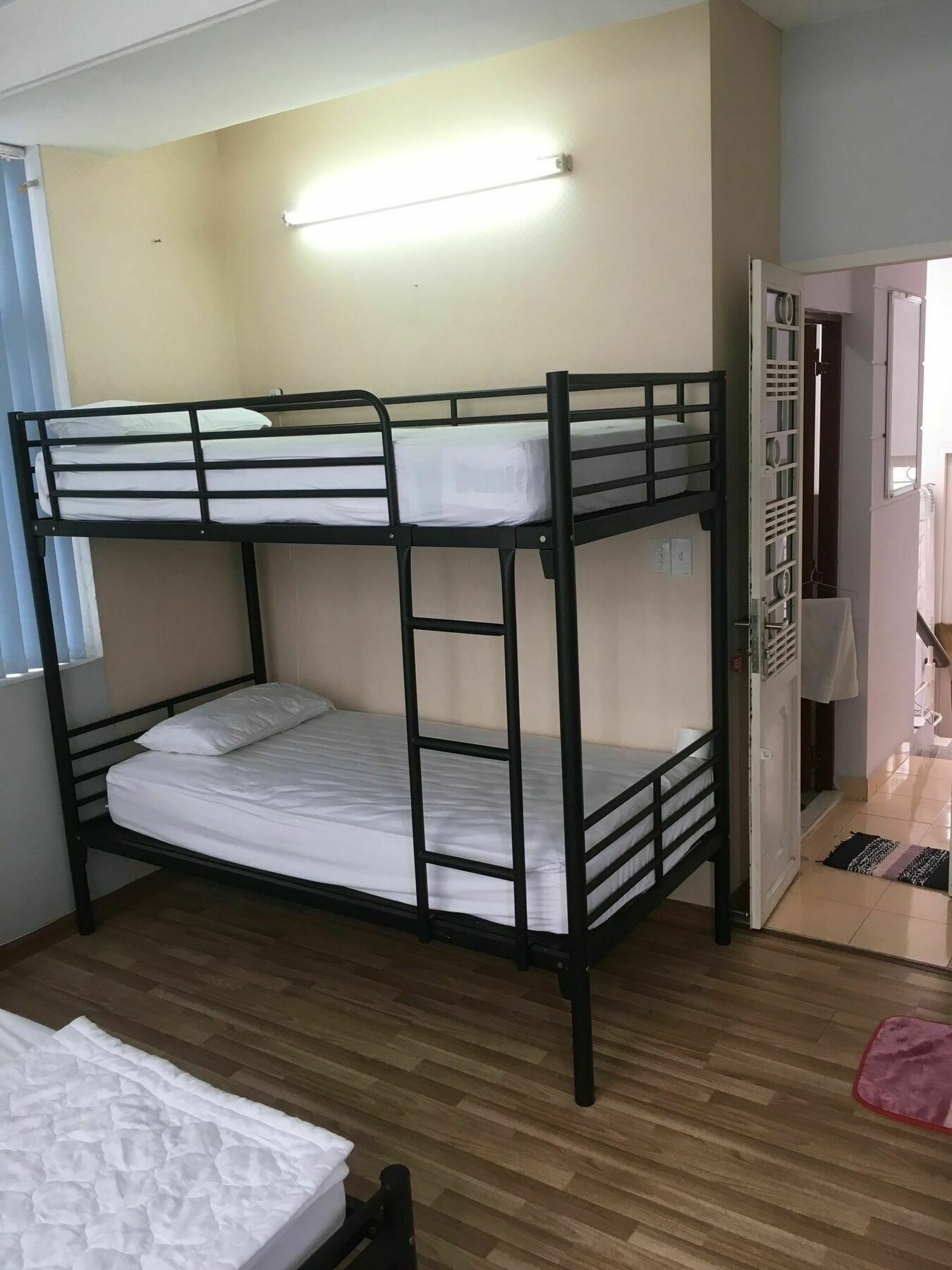 Hostel Drop By Saigon