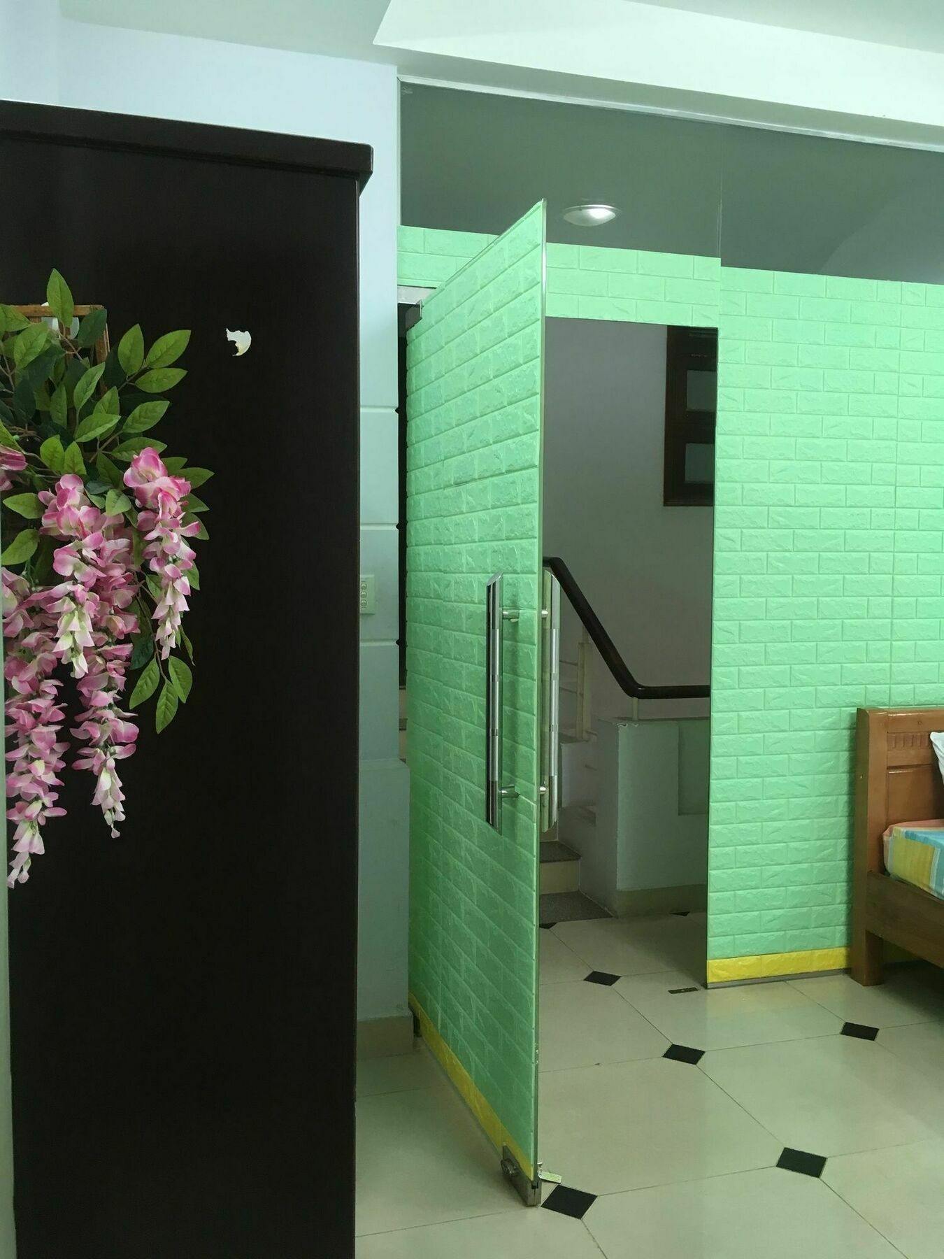 Drop By Saigon Hostel *