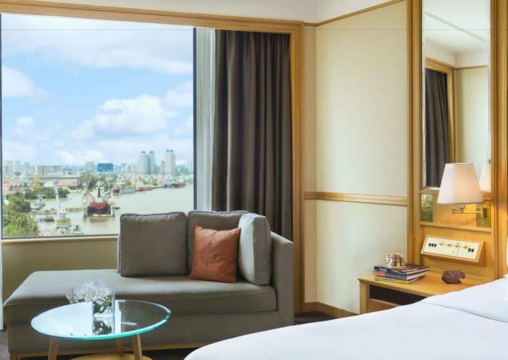 Renaissance Riverside Sài Gòn