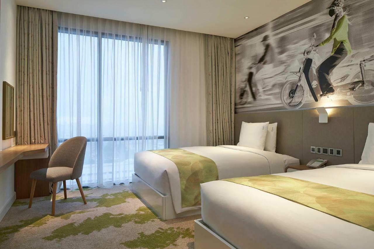 & Saigon Airport By Ihg Hotel 5*