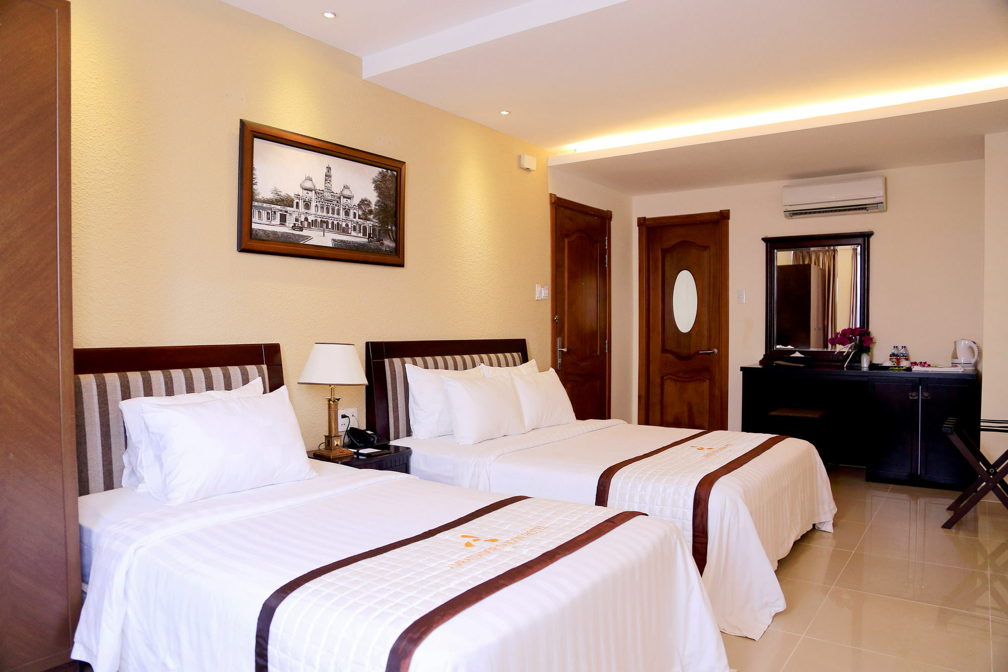 Singita Saigon Boutique Jeonse & Travel W Special Airport Service Deals Hotel 4*