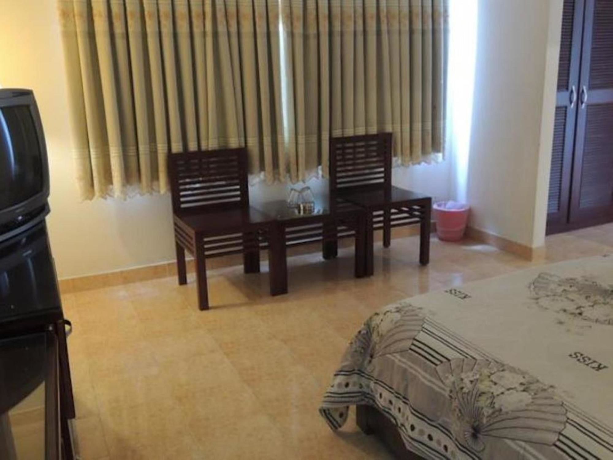 Phung Long Hotel
