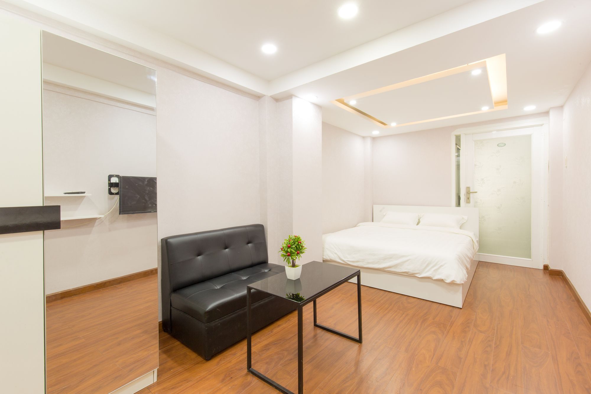 Qhome Saigon - Vo Tan