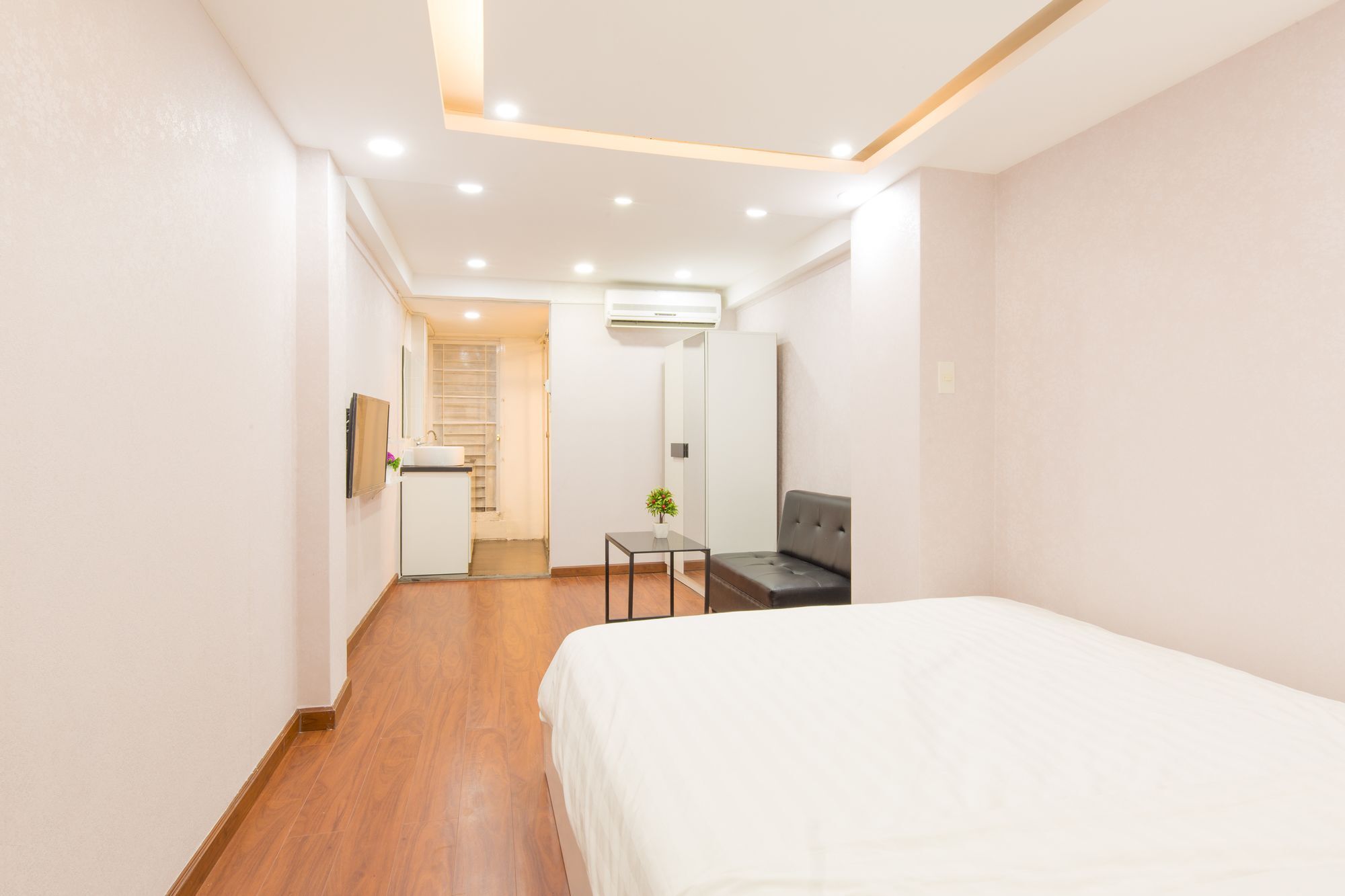 Qhome Saigon - Vo Tan * Ho Chi Minh City