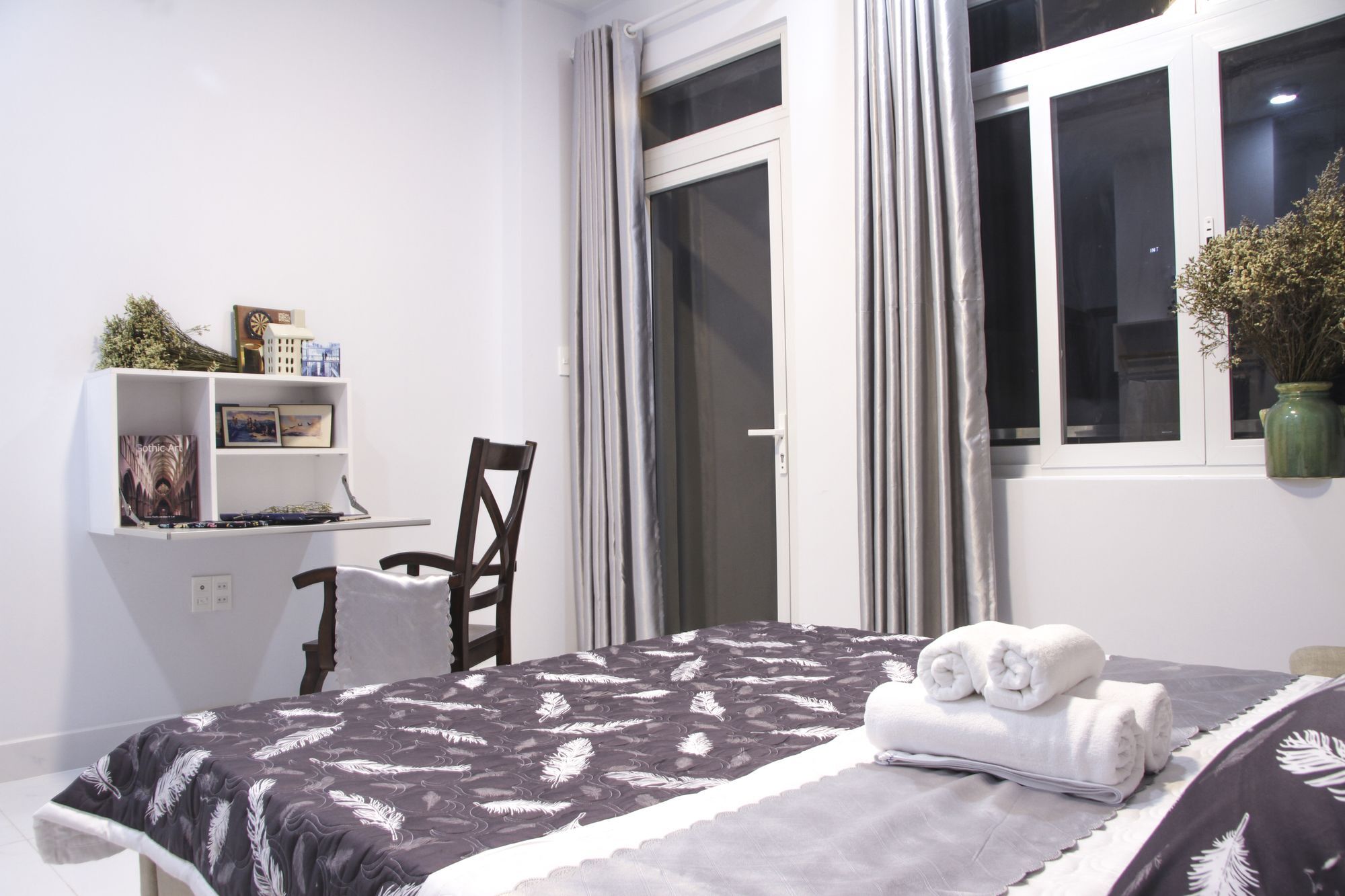 Apartment Saigon House *