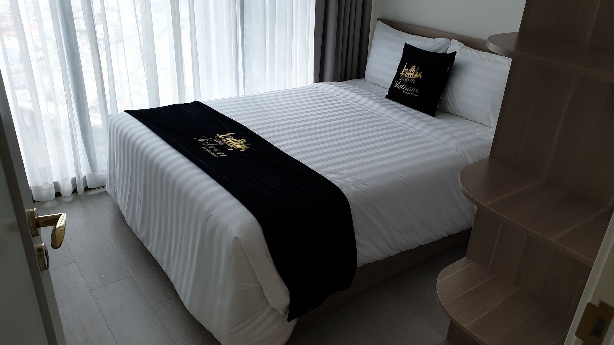 Apartment In Vietnam Vinhomes Golden River