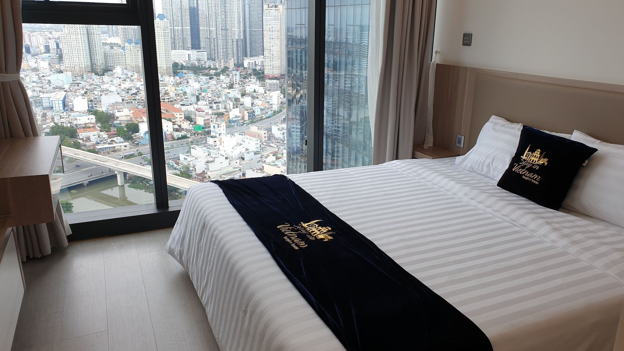 Apartment In Vietnam Vinhomes Golden River Ho Chi Minh City