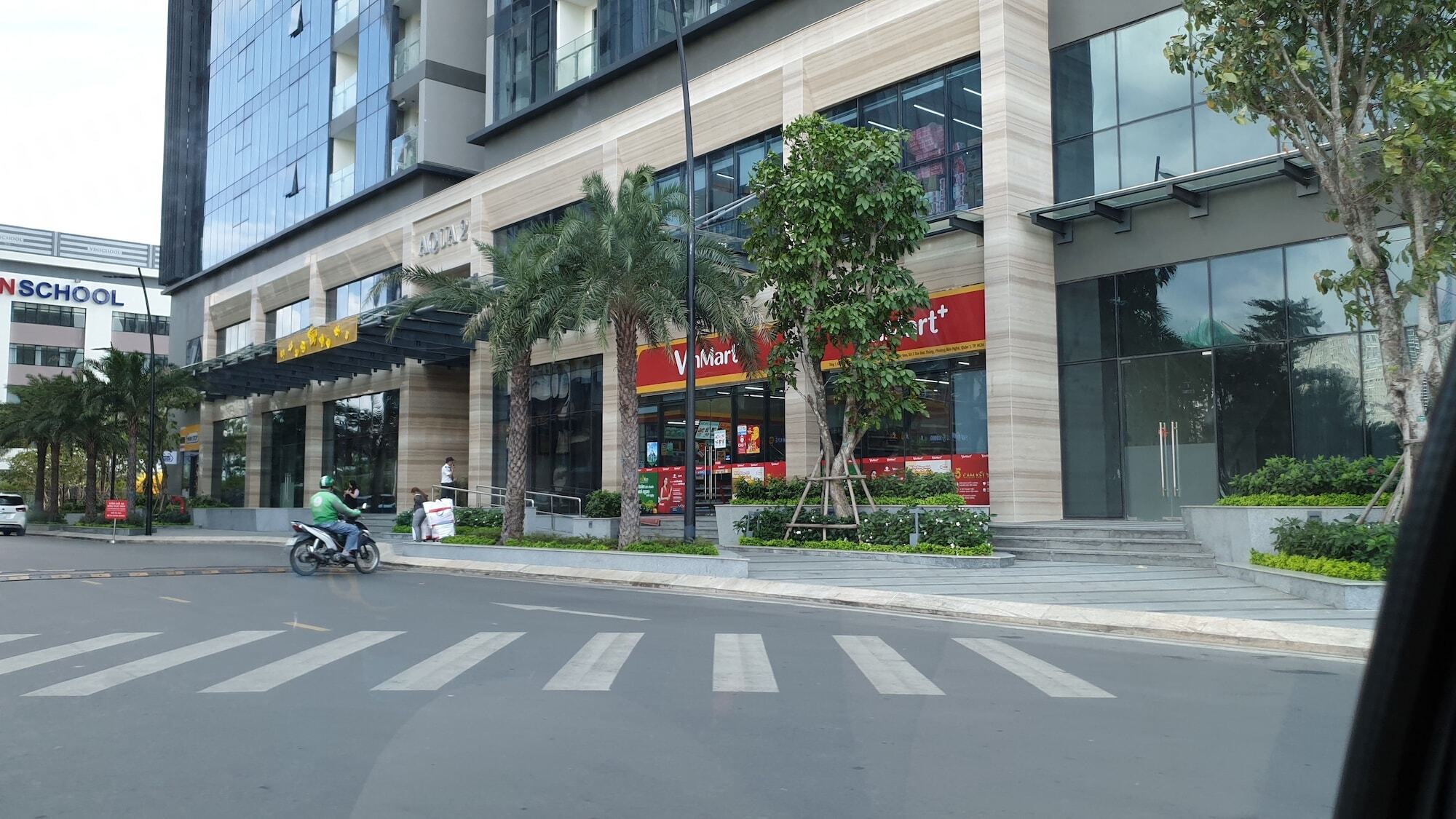 In Vietnam Vinhomes Golden River Apartment