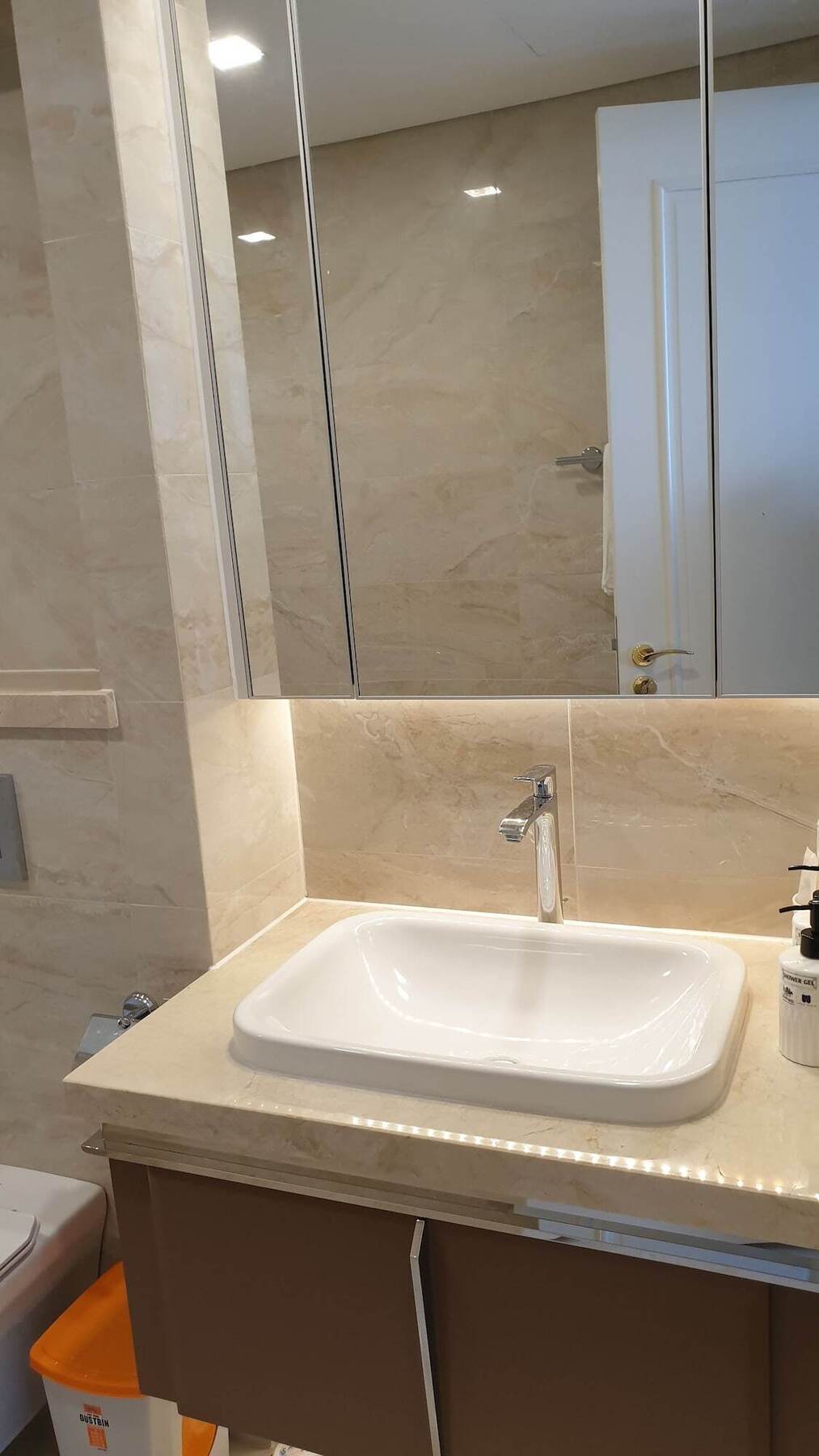Apartment In Vietnam Vinhomes Golden River