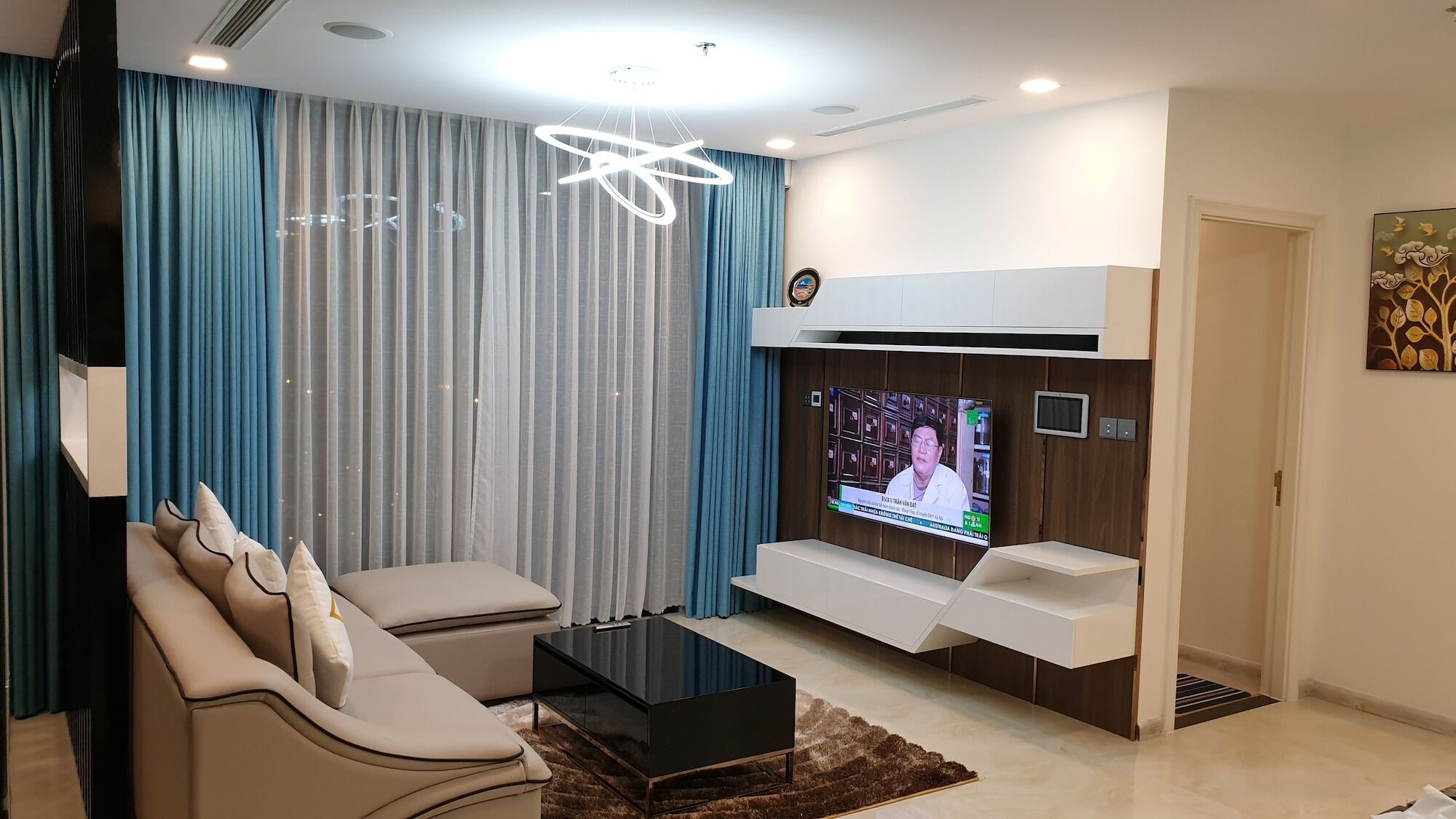 Apartment In Vietnam Vinhomes Golden River *