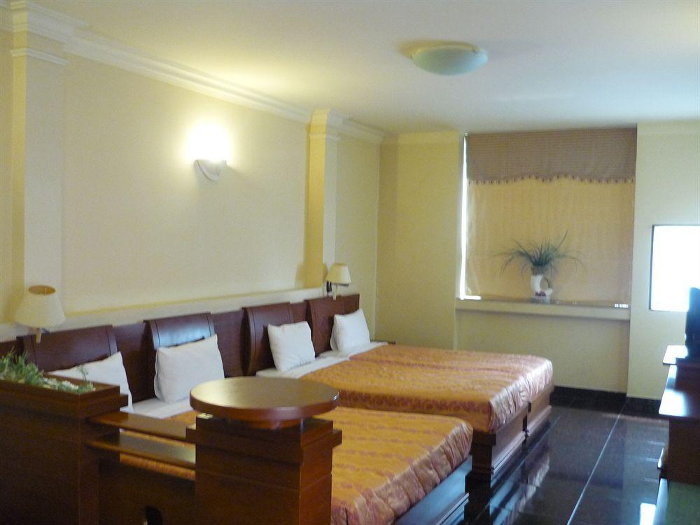 Cabana Saigon - Ly Tu Trong