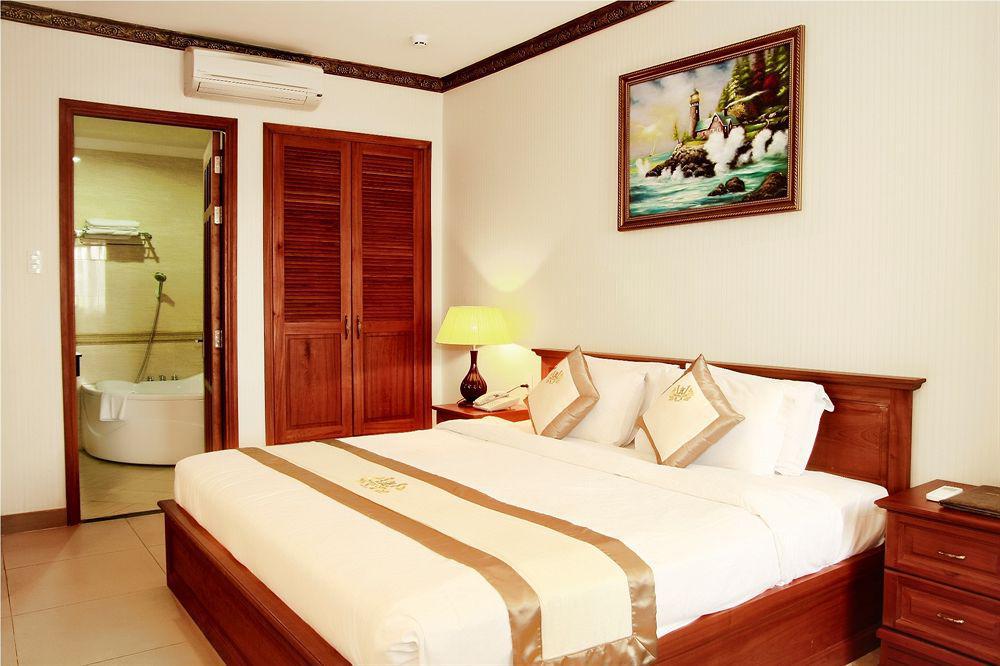 White Lion 3*