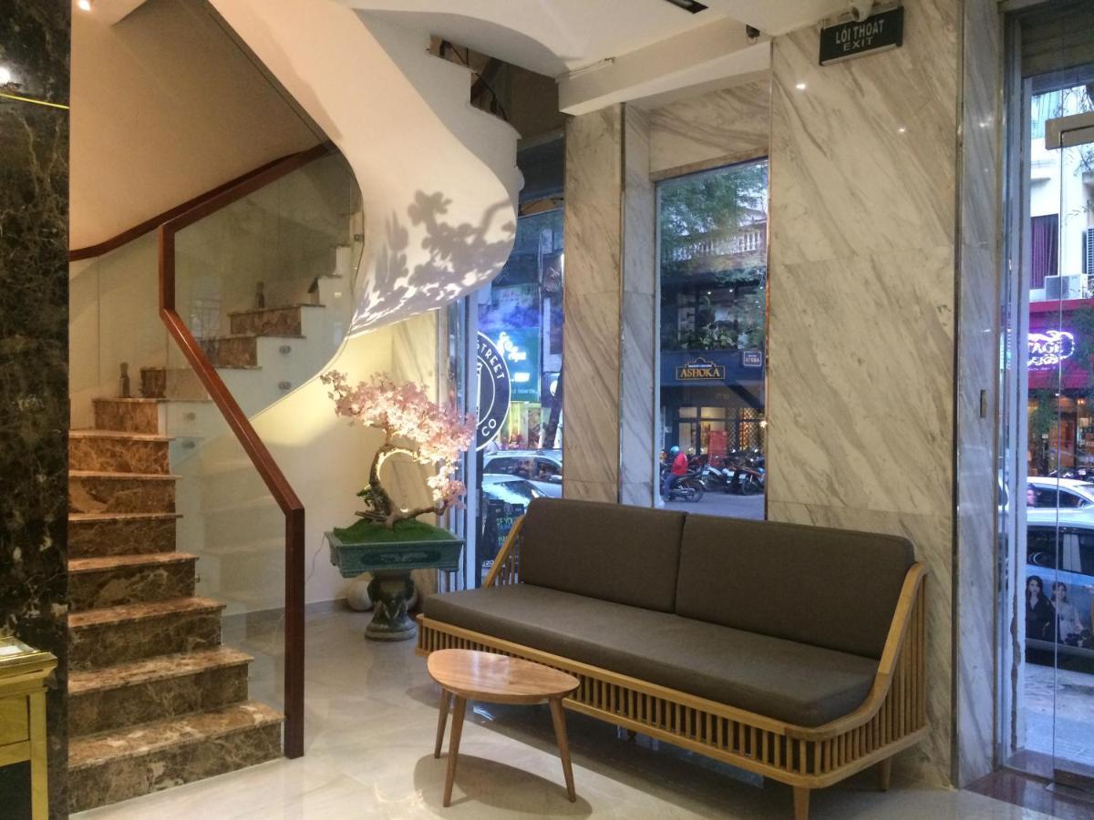 Xuan Huong * Ho Chi Minh City