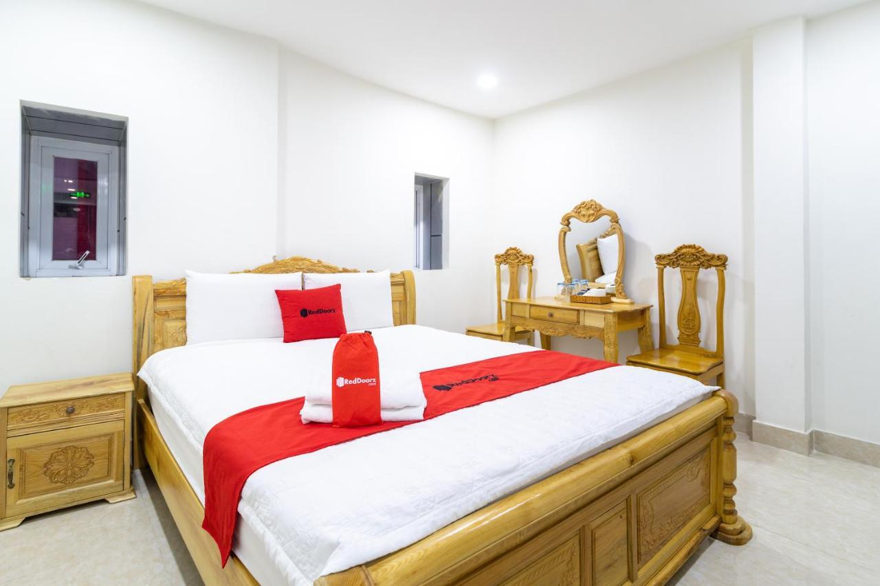 Reddoorz Near Saigon Train Station 3 Hotel