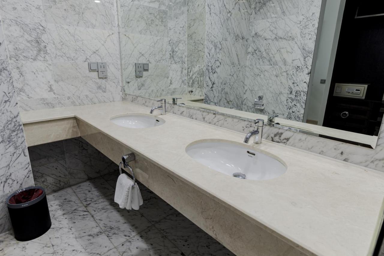 Blue Arch - Luxury Serviced In Saigon Apartment