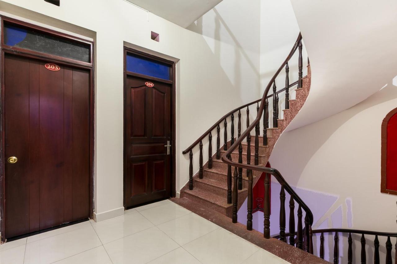 Oyo 486 Khách Sạn Nhất Nhất 2* TP. Hồ Chí Minh