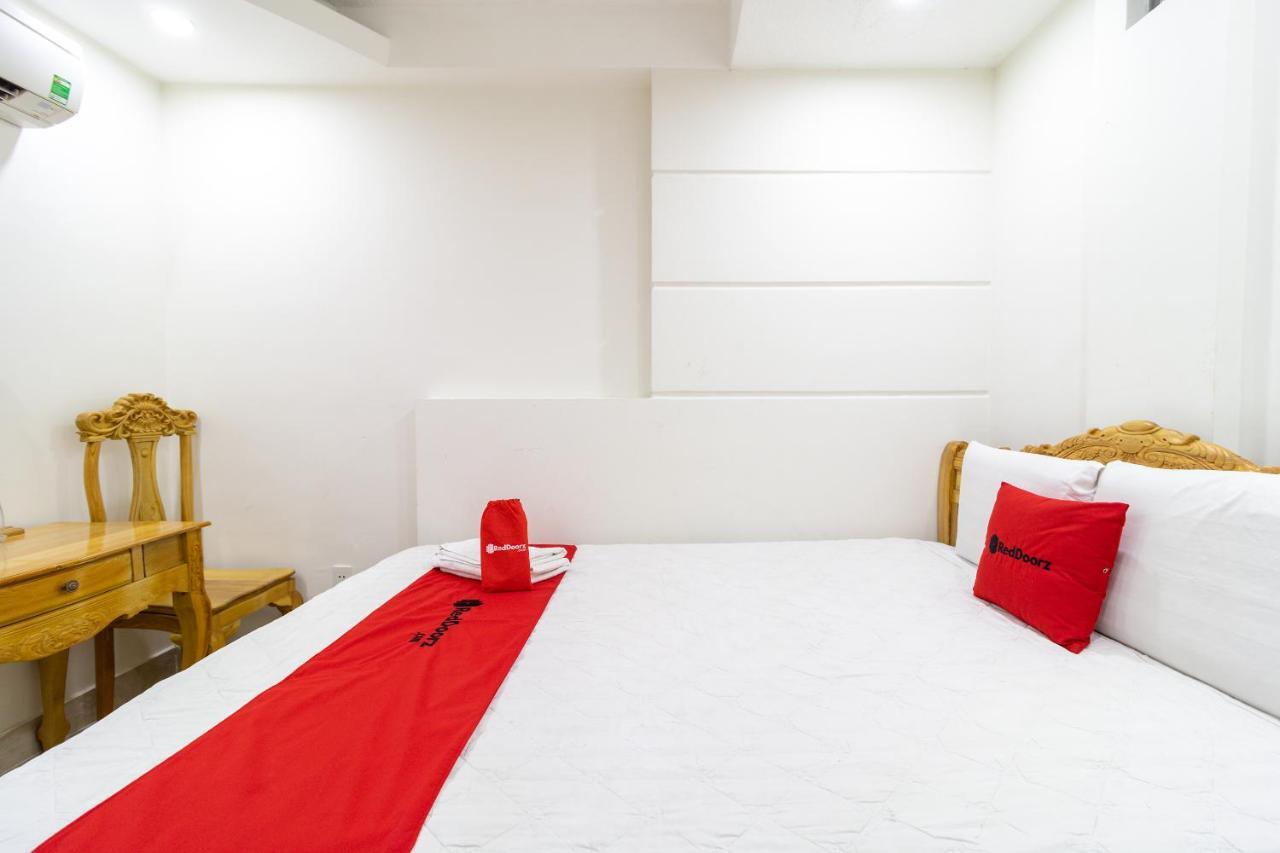 Reddoorz Near Saigon Train Station 3 Hotel