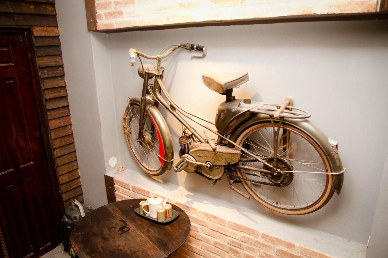 Sài Gòn 1979 Khách sạn