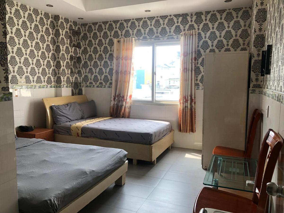 Hotel Expats Minh Quang *