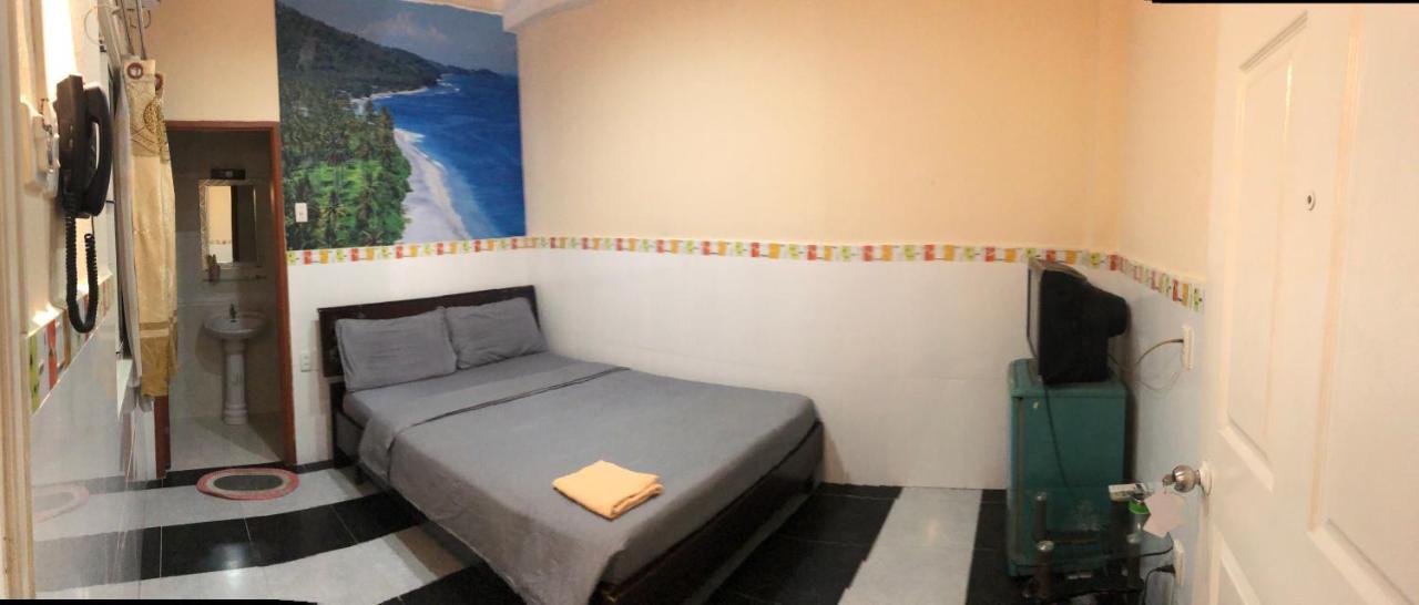 Expats Minh Quang Ho Chi Minh City