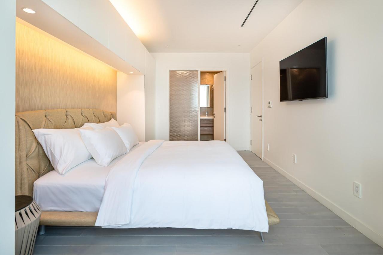 Leman Luxury With Rooftop Pool & Gym Apartment
