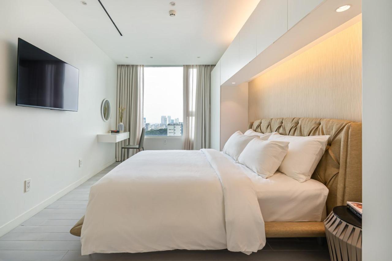 Leman Luxury With Rooftop Pool & Gym