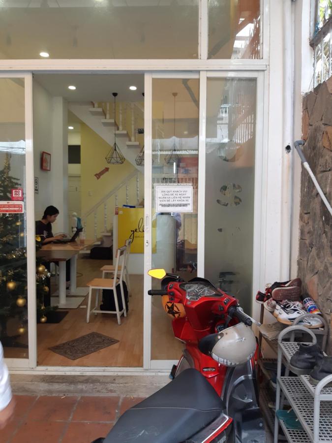 Yelo & Cafe Hostel *