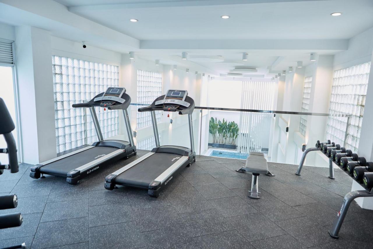 8b Khách sạn hẻo lánh 3*