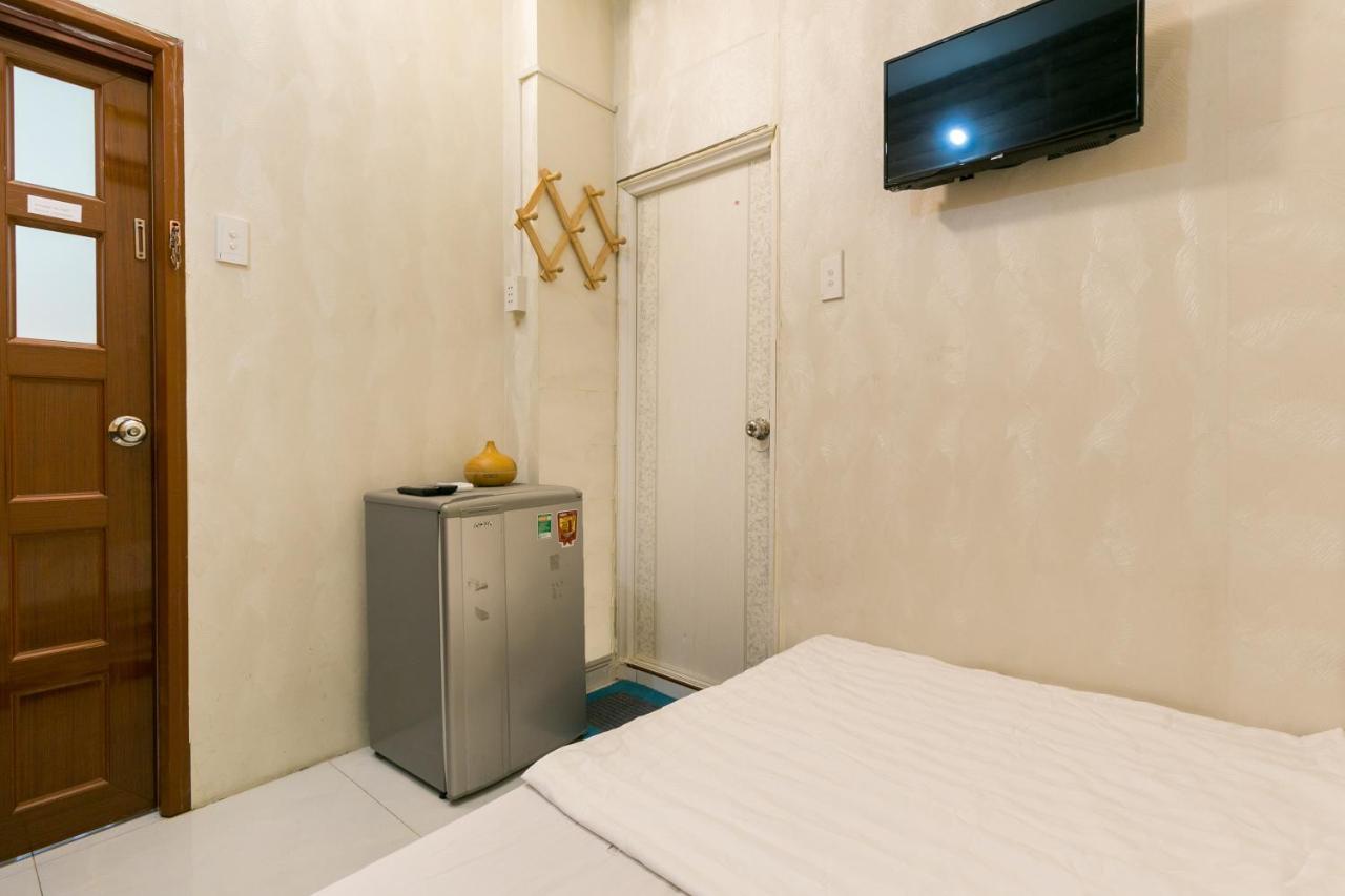 Spot On 768 Lantern Food & Hostel Hostel