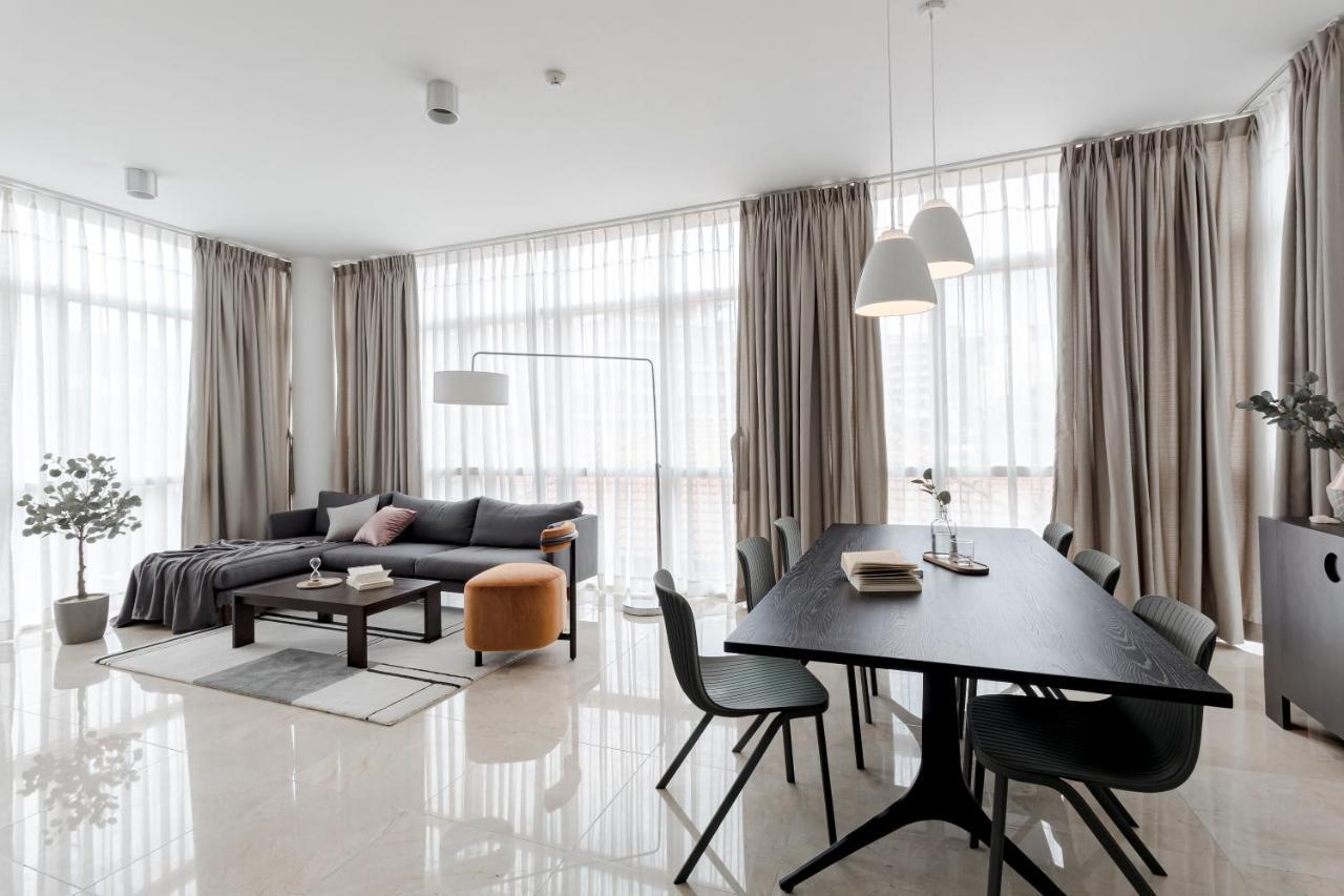 Blue Arch - Luxury Serviced In Saigon Apartment