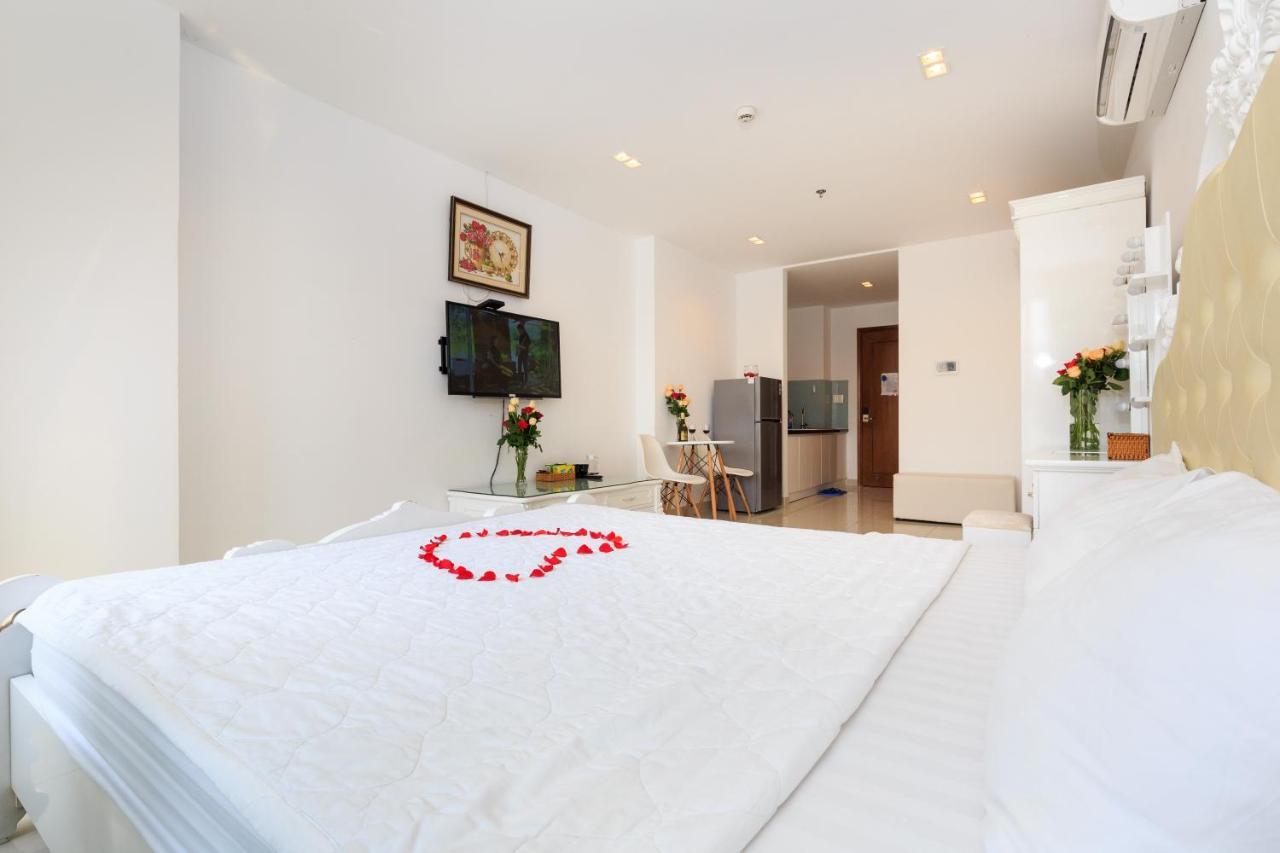 Sky Center Near Airport Apartment *