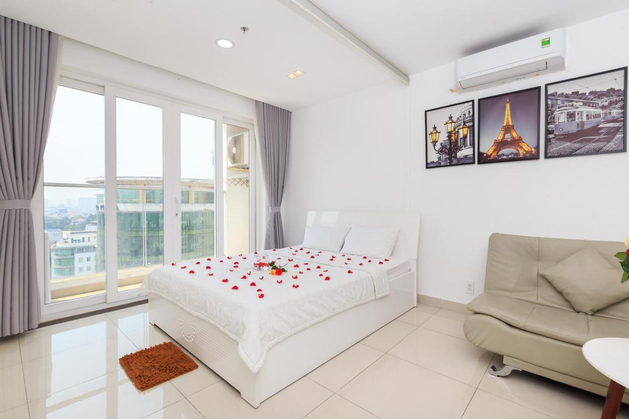 Apartment Sky Center Near Airport Ho Chi Minh City