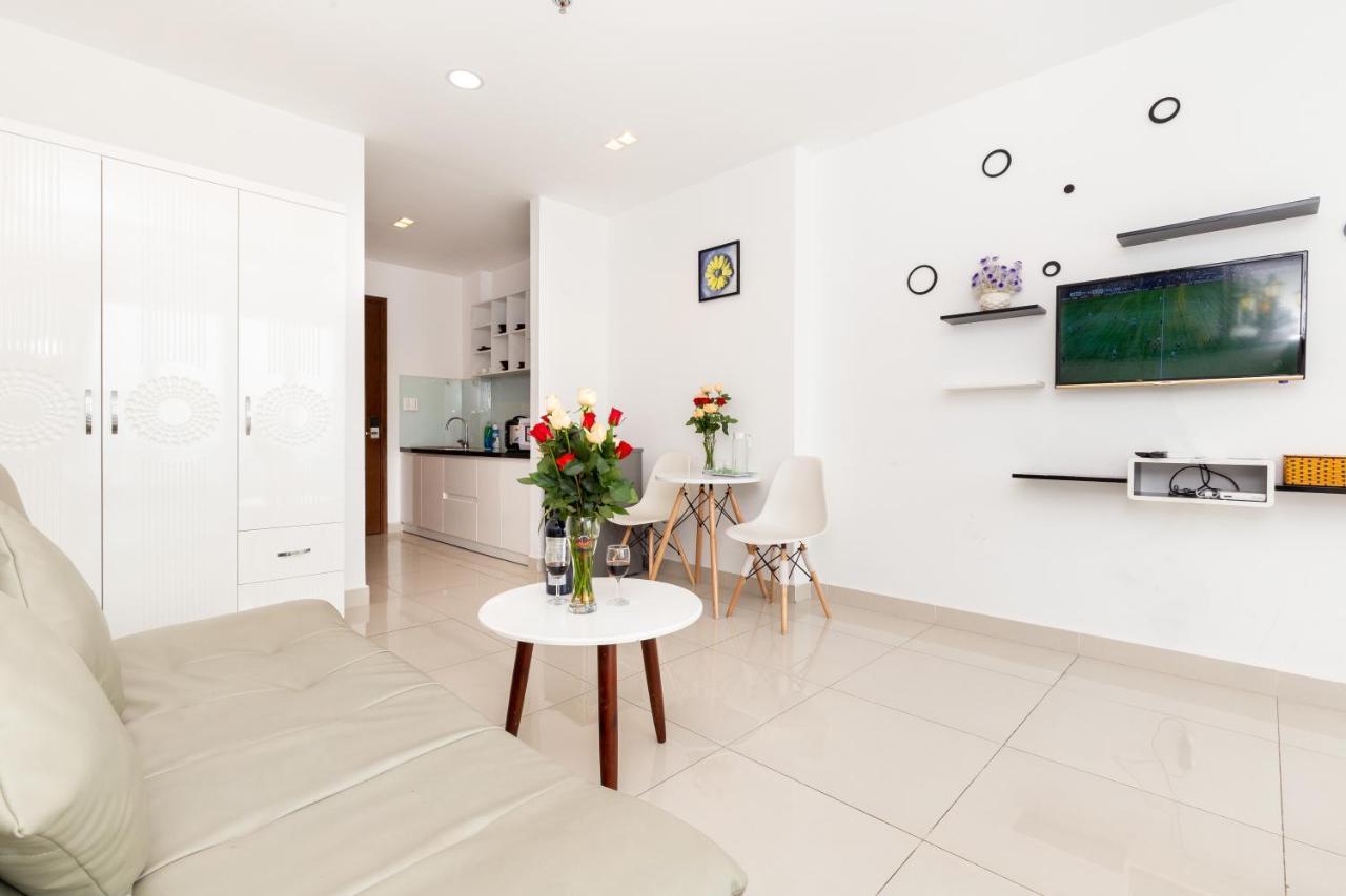 Apartment Sky Center Near Airport Ho Chi Minh City