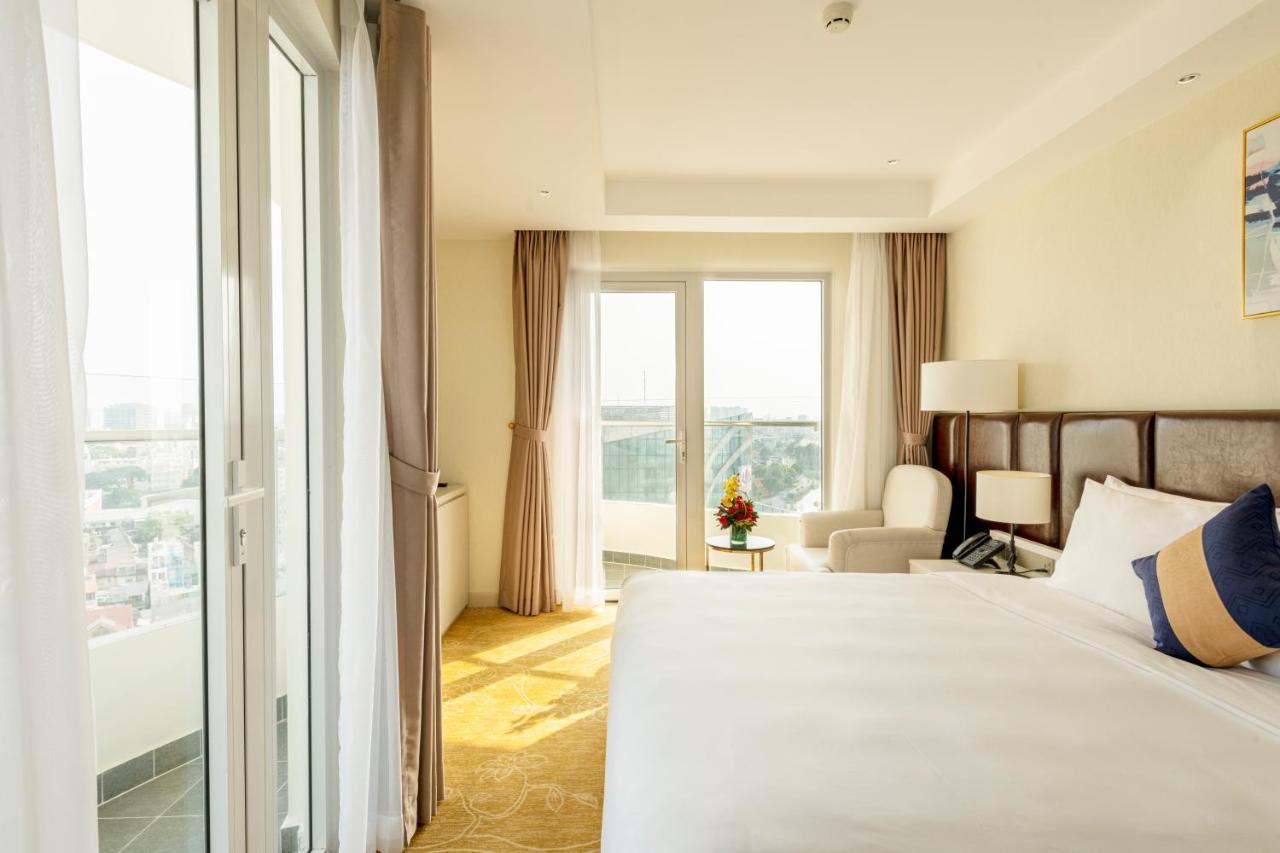 La Vela Saigon 5*