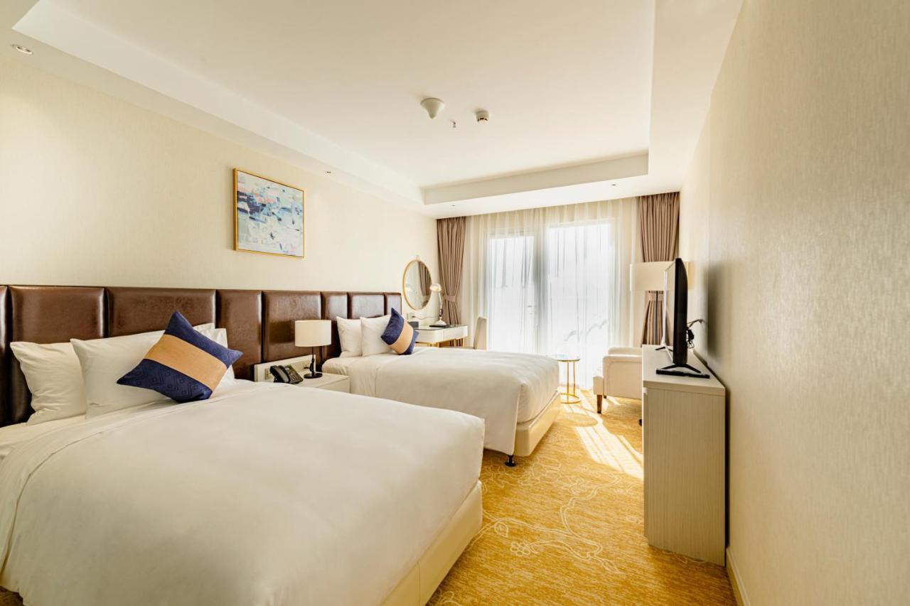 Hotel La Vela Saigon