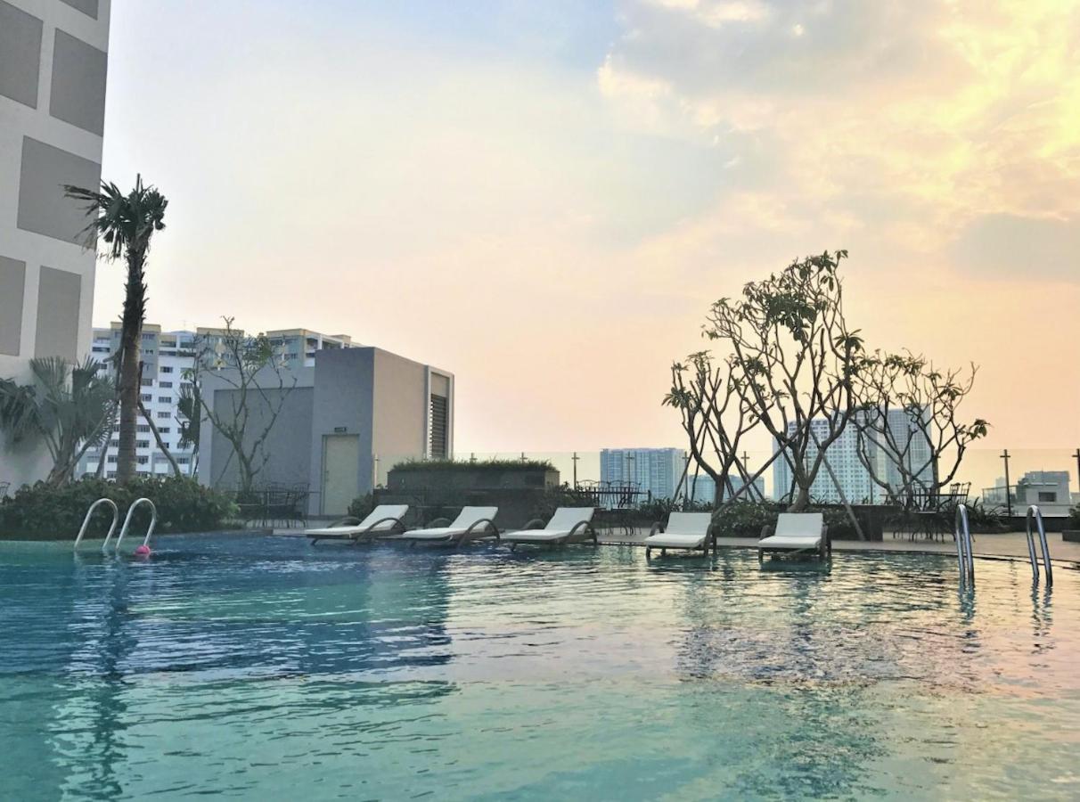 Apartment Rivergate - Luxury Across D1 - Free Pool,gym,netflix